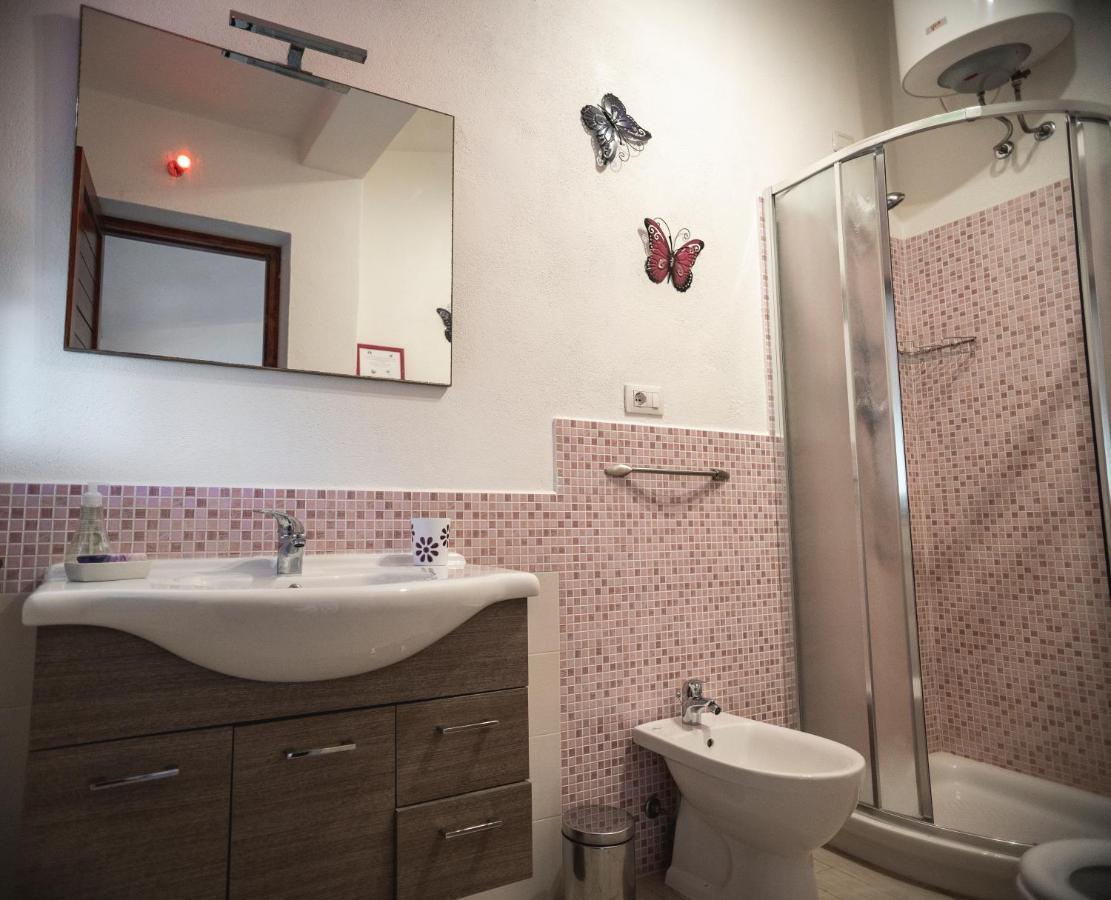 פולה Purple House, 30M To Beach מראה חיצוני תמונה